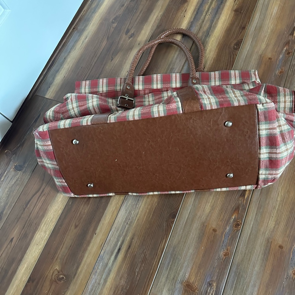 COPY - Large weekend duffel bag. Longaberger brand - Picture 3 of 4